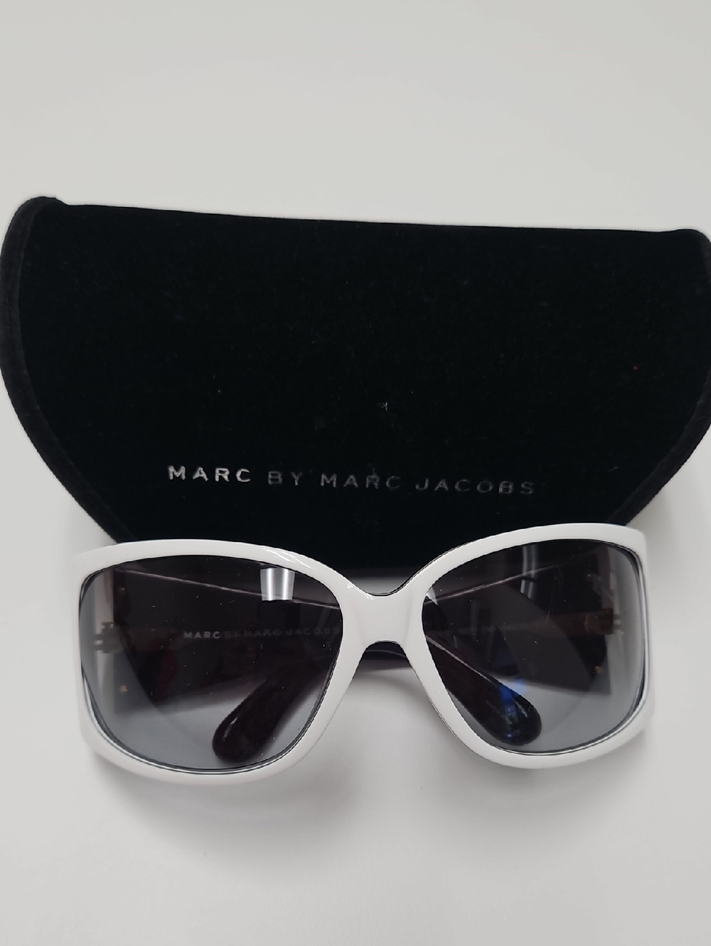 Marc by Marc Jacobs White Oversized Women's Sunglasses